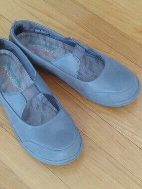 Comfortable Leather Shoes, Skechers, Size - 9